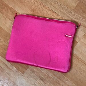 Incase Vibrant Pink laptop Sleeve
